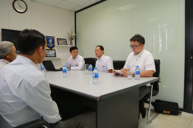 Công ty Tamura Nhật Bản ký hợp đồng với ba kỹ sư trúng tuyển