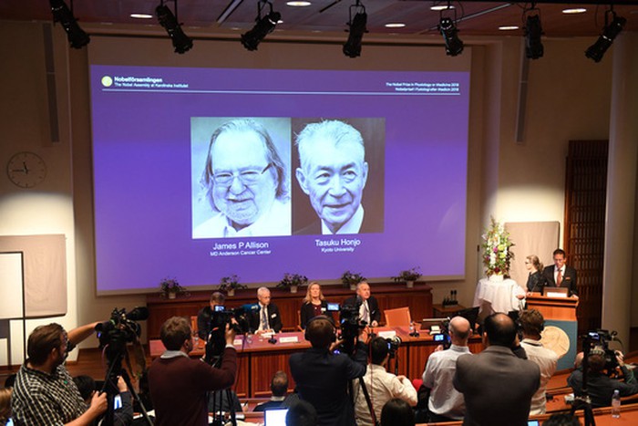 Nobel Y học 2018 vinh danh công trình điều trị ung thư của khoa học gia Nhật Bản