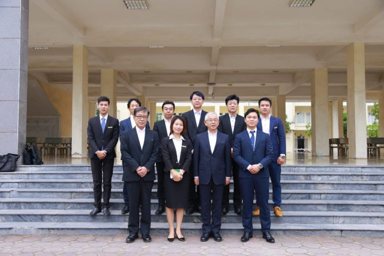 Thị trưởng thành phố Ayase, Kanagawa, thăm Trường Đào tạo Hải Phong