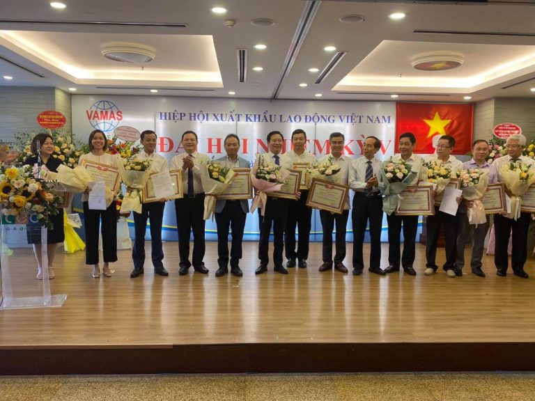 Hải Phong., Jsc nhận bằng khen doanh nghiệp phái cử nhân lực có thành tích xuất sắc giai đoạn 2015 -2020