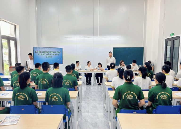 LỄ BẾ GIẢNG KHÓA HỌC THỰC TẬP SINH KỸ NĂNG KHÓA 5/2024