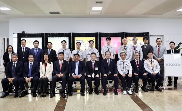 NHÌN LẠI CHUYẾN THĂM CỦA PHÓ THỦ TƯỚNG NGUYỄN CHÍ DŨNG ĐẾN TẬP ĐOÀN KIOXIA (NHẬT BẢN): HẢI PHONG VINH DỰ ĐỒNG HÀNH CÙNG “ÔNG LỚN CÔNG NGHỆ” TRONG HÀNH TRÌNH ĐẦU TƯ VÀO NGÀNH BÁN DẪN TẠI VIỆT NAM