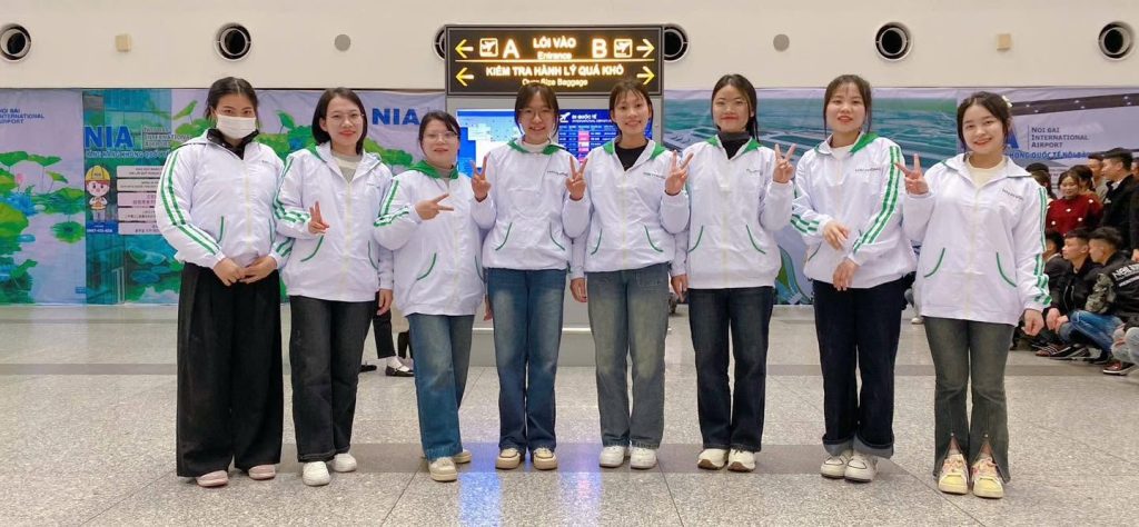 CHÚC MỪNG 8 CÔ GÁI HỌC VIÊN XUẤT CẢNH SANG LÀM VIỆC TẠI TẬM ĐOÀN THỰC PHẨM PRIEM DELICA