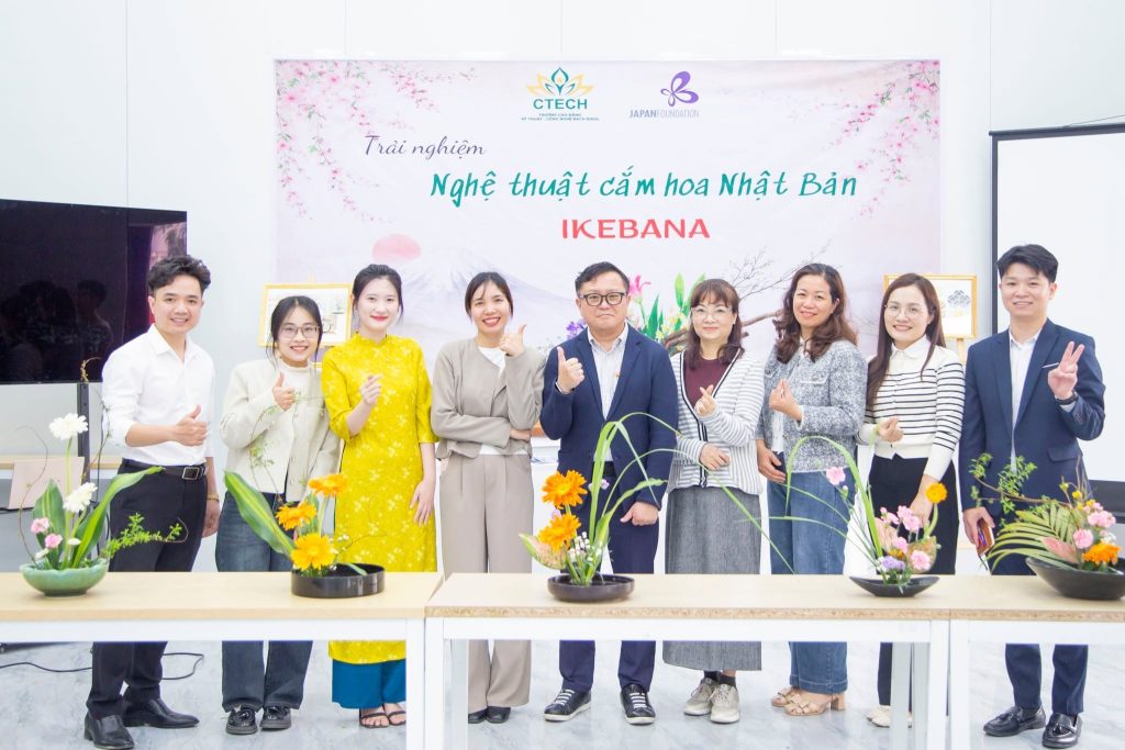 Nghệ Thuật Cắm Hoa Nhật Bản
