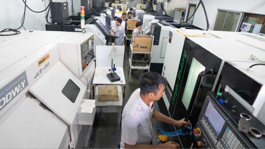 Đứng máy CNC tại Nhật Bản
