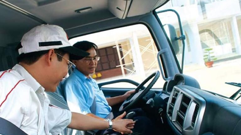 Lái Xe Tại Nhật Lương Bao Nhiêu? Điều Kiện & Đơn Tuyển 