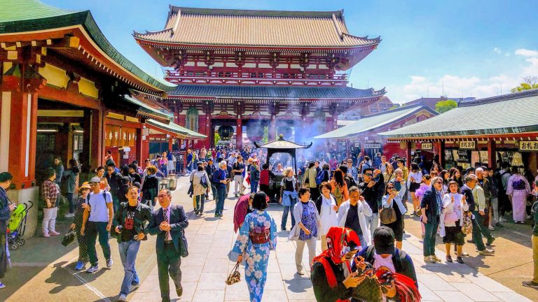 Sốc Văn Hóa Nhật:  Sự Khác Biệt & Cách Thích Nghi Cho Lao Động Việt