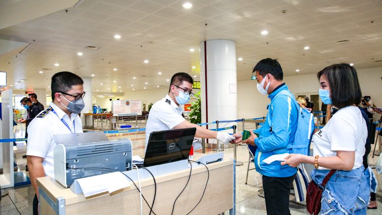 Mức độ rủi ro theo thời gian hoãn xuất cảnh