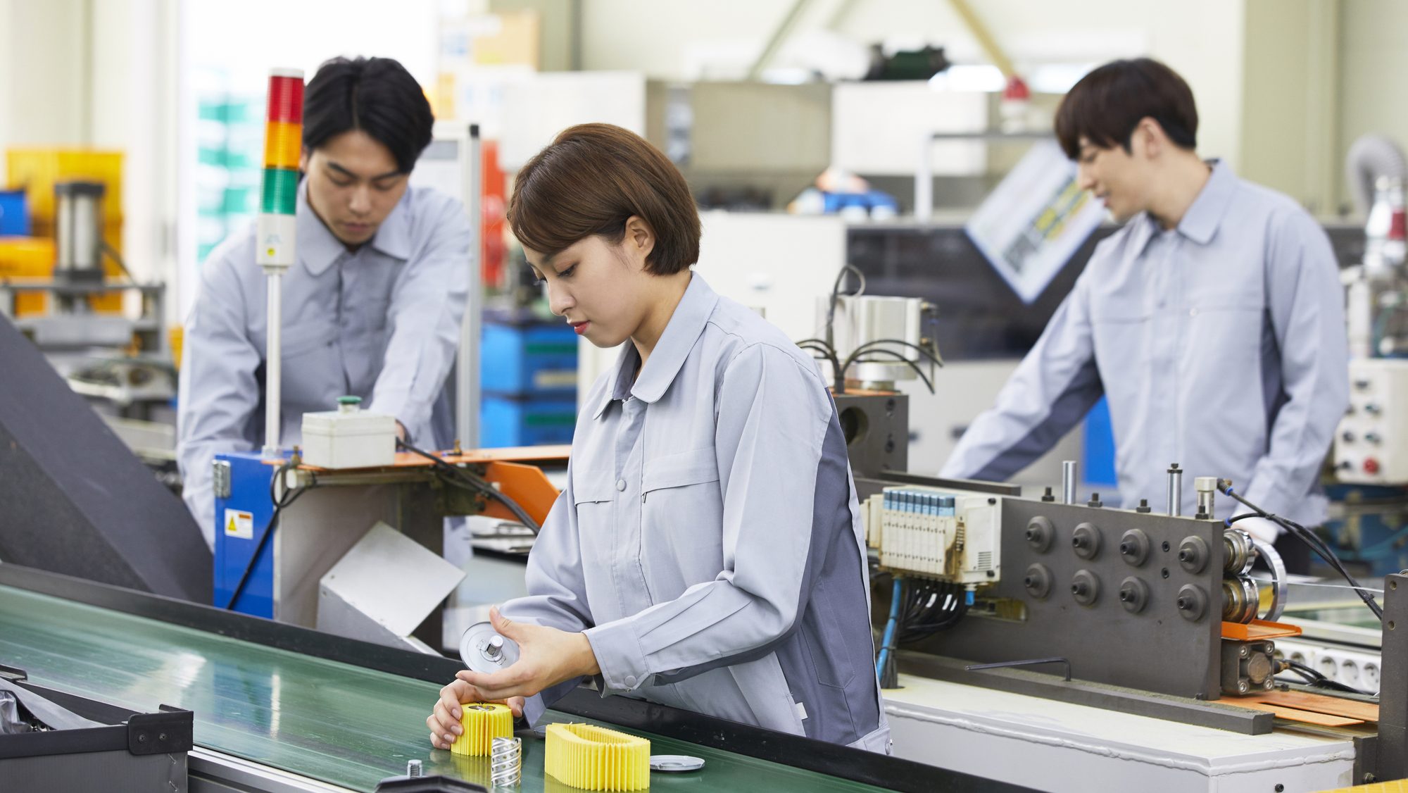 Những Thách Thức Thực Tế Cần Đối Mặt Khi Đứng Máy Đóng Gói