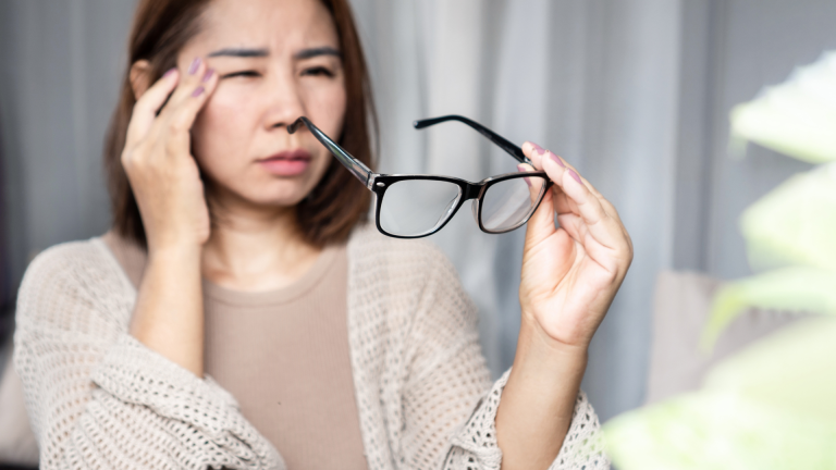 Người Bị Loạn Thị Có Đi Nhật Được Không? Hướng Dẫn Giải Quyết Từ A-Z