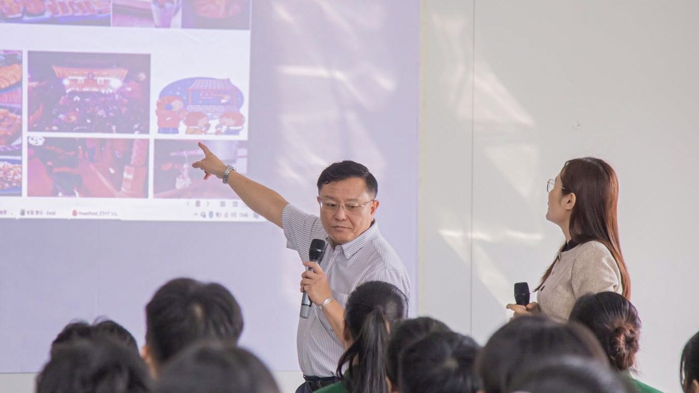 Thầy Hiroyuki ABE, người thầy mang tiếng Nhật Bản đến với học viên Hải Phong MTV