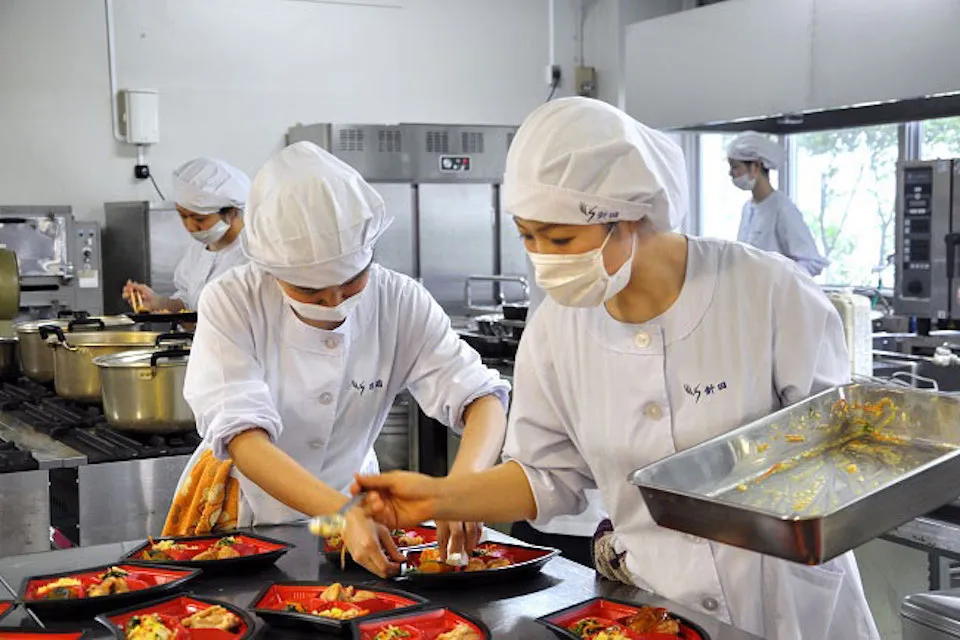 Tổng quan thị trường việc làm tại Osaka: Cơ hội và đặc thù ngành nghề