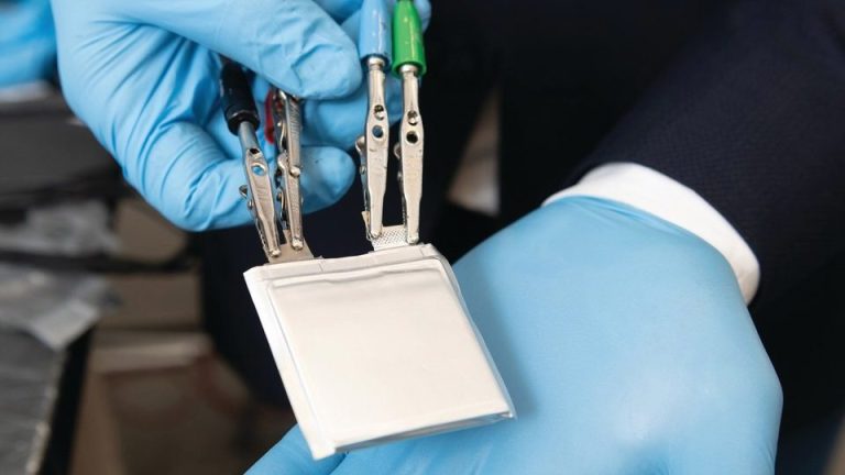 Lắp Ráp Pin Và Module Điện Tại Nhật Bản: Các Lưu Ý An Toàn Sinh Tử & Sự Thật Từ Đơn Tuyển